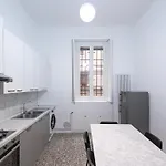 Elegante Quadrilocale Liberty In Zona Risorgimento 아파트 *