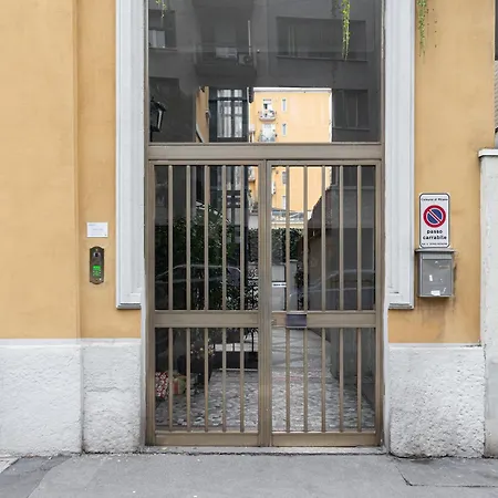 아파트 Elegante Quadrilocale Liberty In Zona Risorgimento 밀라노