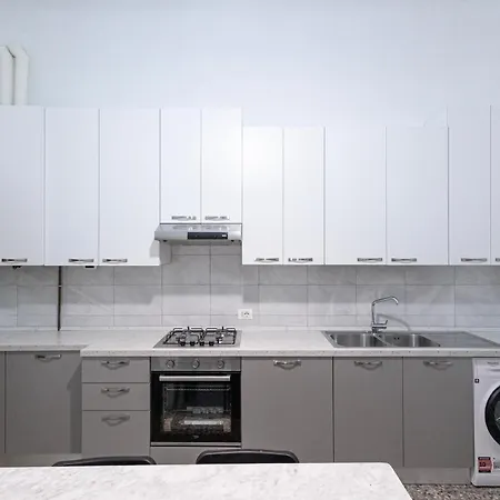 아파트 Elegante Quadrilocale Liberty In Zona Risorgimento 밀라노