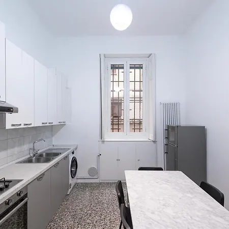 Elegante Quadrilocale Liberty In Zona Risorgimento 아파트 *